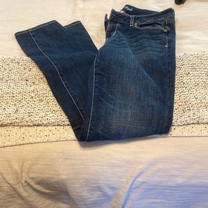 Women's Straight Leg Super Stretch Jeans